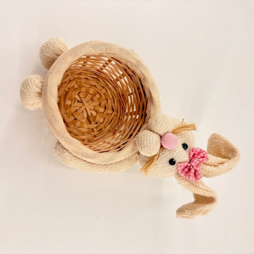Unbranded easter bunny